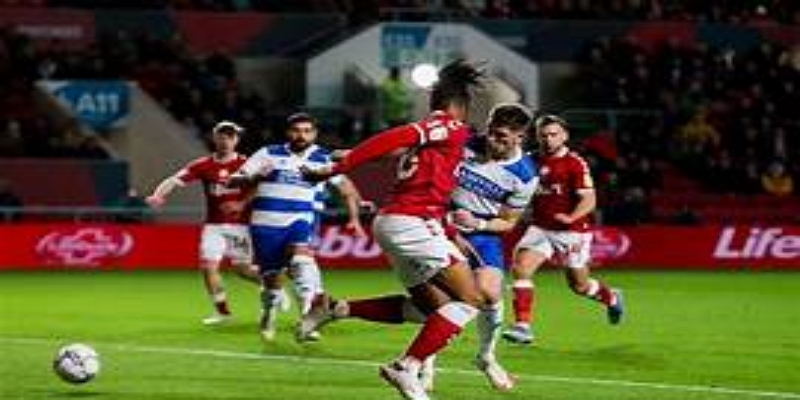 开云体育战报：上半场谢周三占据主动，主场优势明显-开云体育